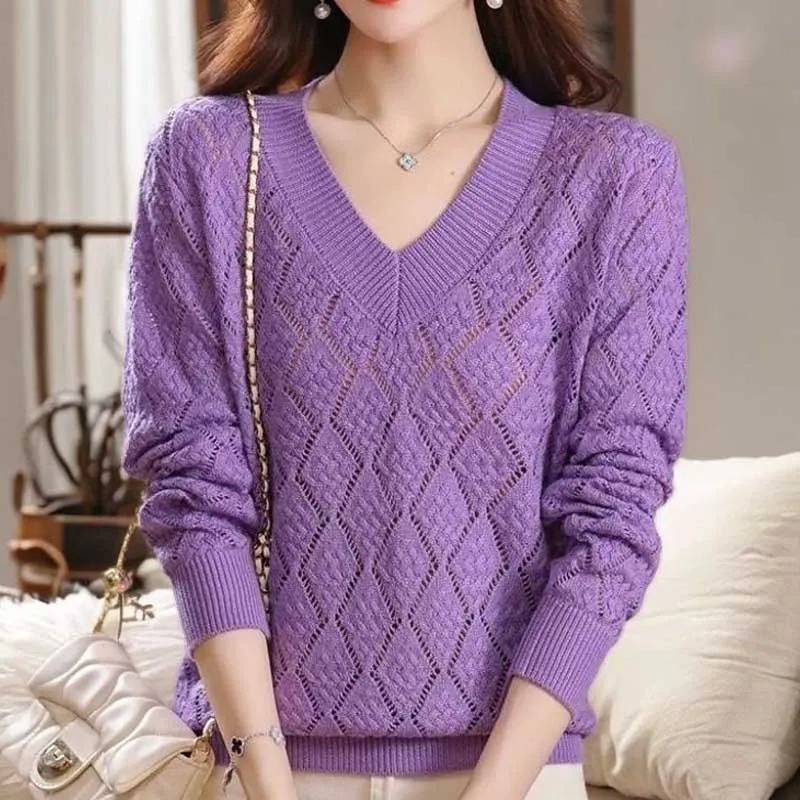 

Spring and Autumn New Large Loose V-neck Sweater for Women Wide and High End Hollow Knitted Sweater for Women, Autumn and Summer