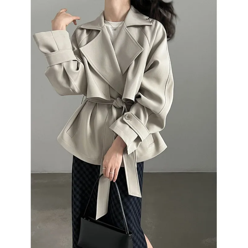 British-style Lace-up, Waist-cinching Lapel Trench Coat for Women in The Autumn of 2026 A New High-end and Stylish Short Jacket