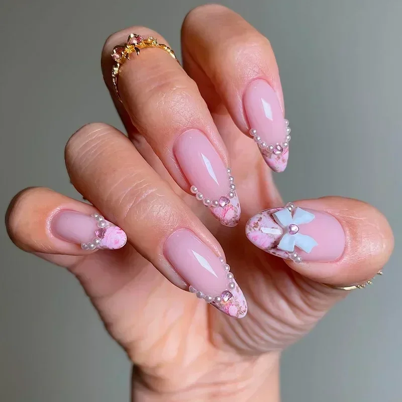 24 pçs amêndoa unhas falsas morangos bonitos com design francês simples branco wearable unhas falsas decoração imprensa em dicas de unhas arte