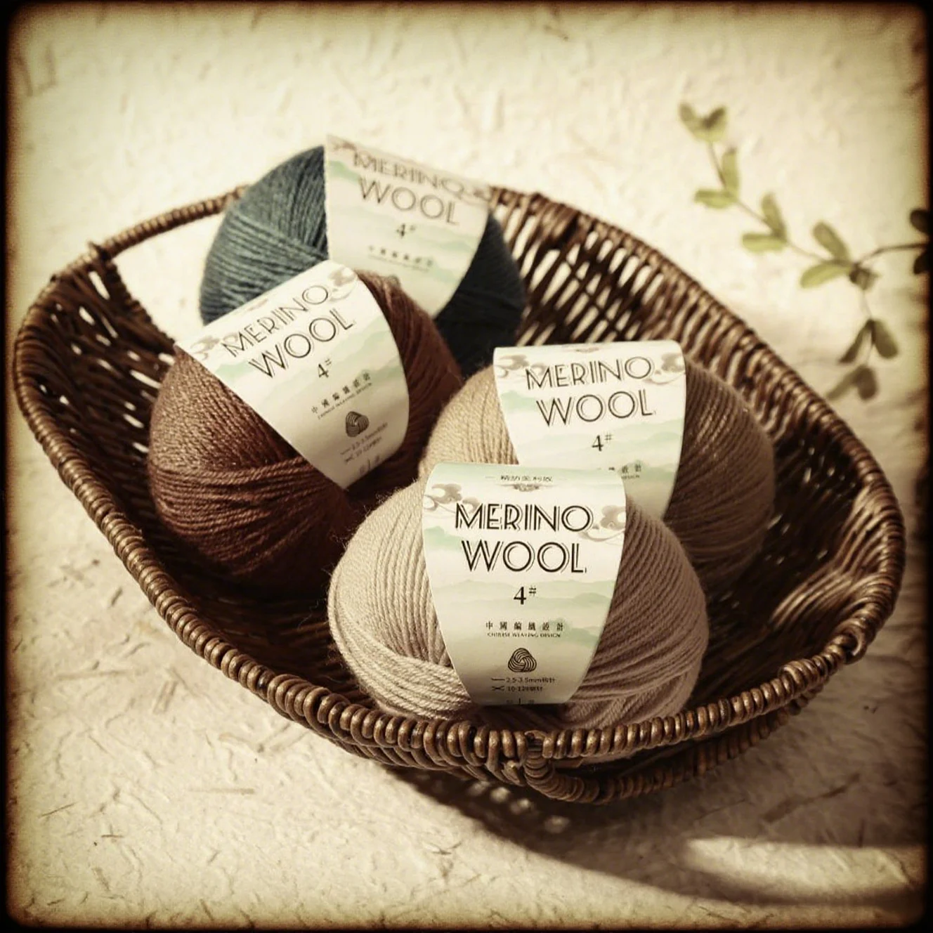 

50g/roll Medium Coarse Wool Yarn Fine Handmade DIY Production Knitted Fashionable Warm Sweater Scarf Hat Yarn Ball