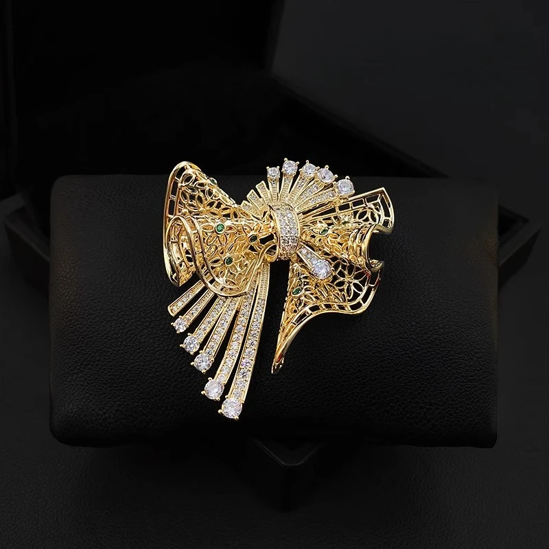 

Retro Bowknot Brooch Women's Suit Neckline Coat Corsage Cardigan Pins Luxury Exquisite Jewelry Daily Party Ornament Fashion 5393