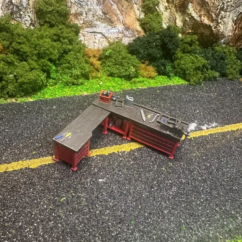 

1/64 Scale DIY Car Repair Workbench Model Garage Workshop Scene Display Prop Sand Table Ornament Collectible Gift