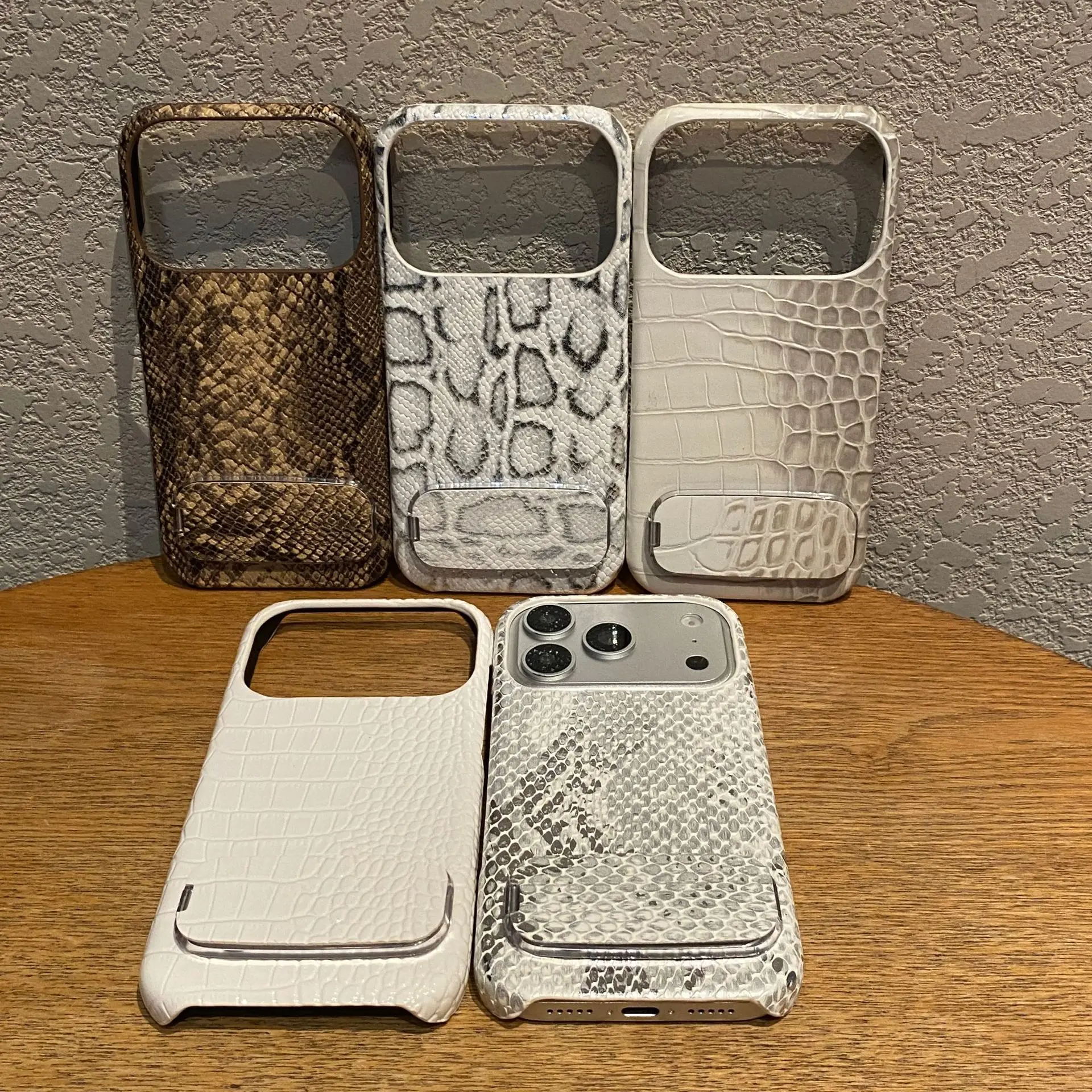 Coque de protection motif crocodile pour iPhone 17 Air, 16 Pro Max, 15 Pro, 14 Plus, 13 avec miroir portable et support intégré