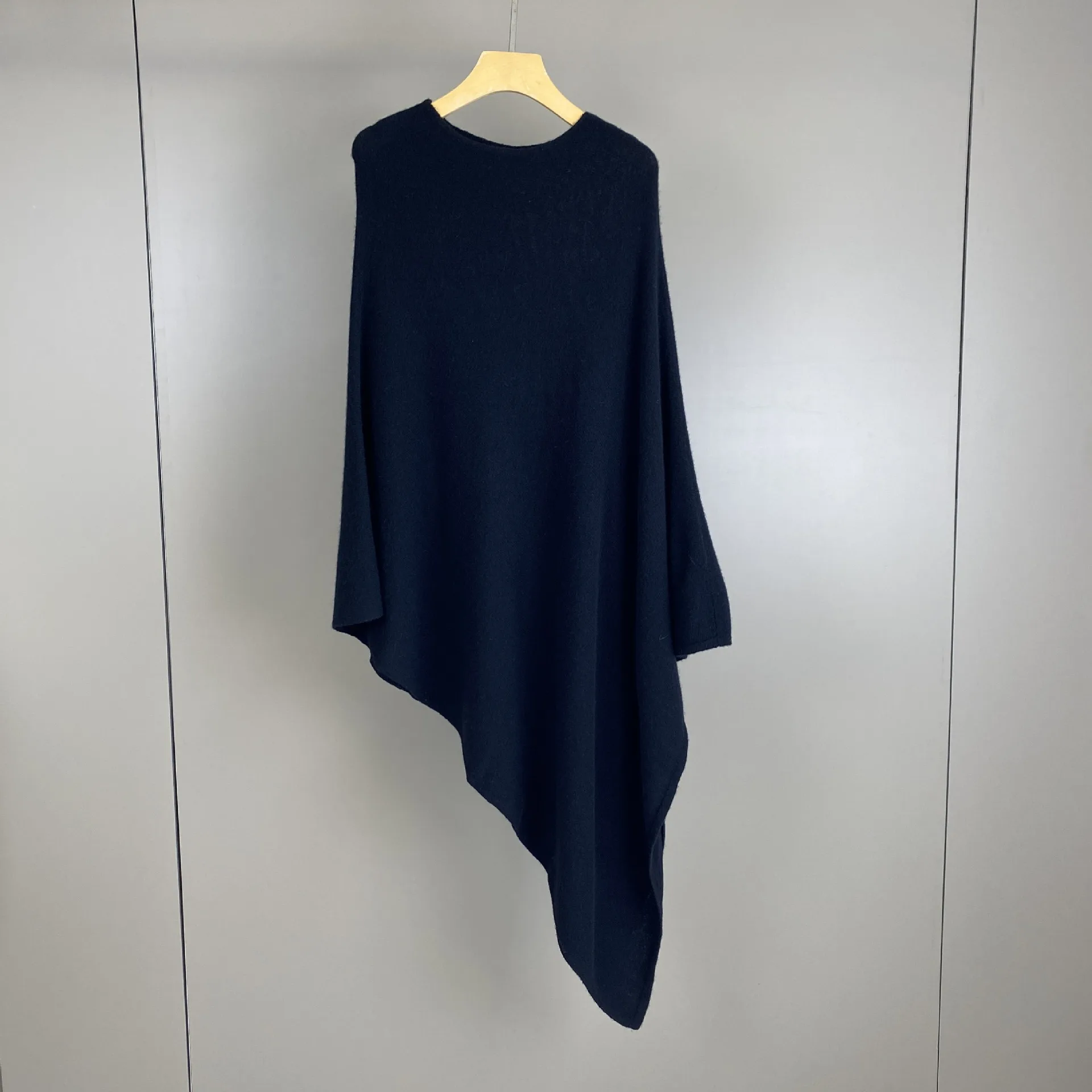 2026 Autumn/Winter New Style Cashmere And Wool One-Piece Solid Color Knitted Cape Shawl - Stylish For Commute
