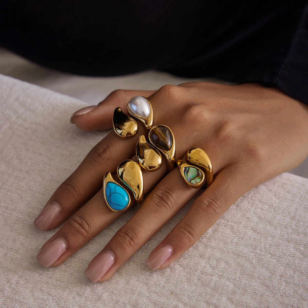 

AIKOER Vintage Fashion 18K Gold Color Plated Blue Turquoise Asymmetric Open Rings Waterproof Stainless Steel Women Jewelry Party