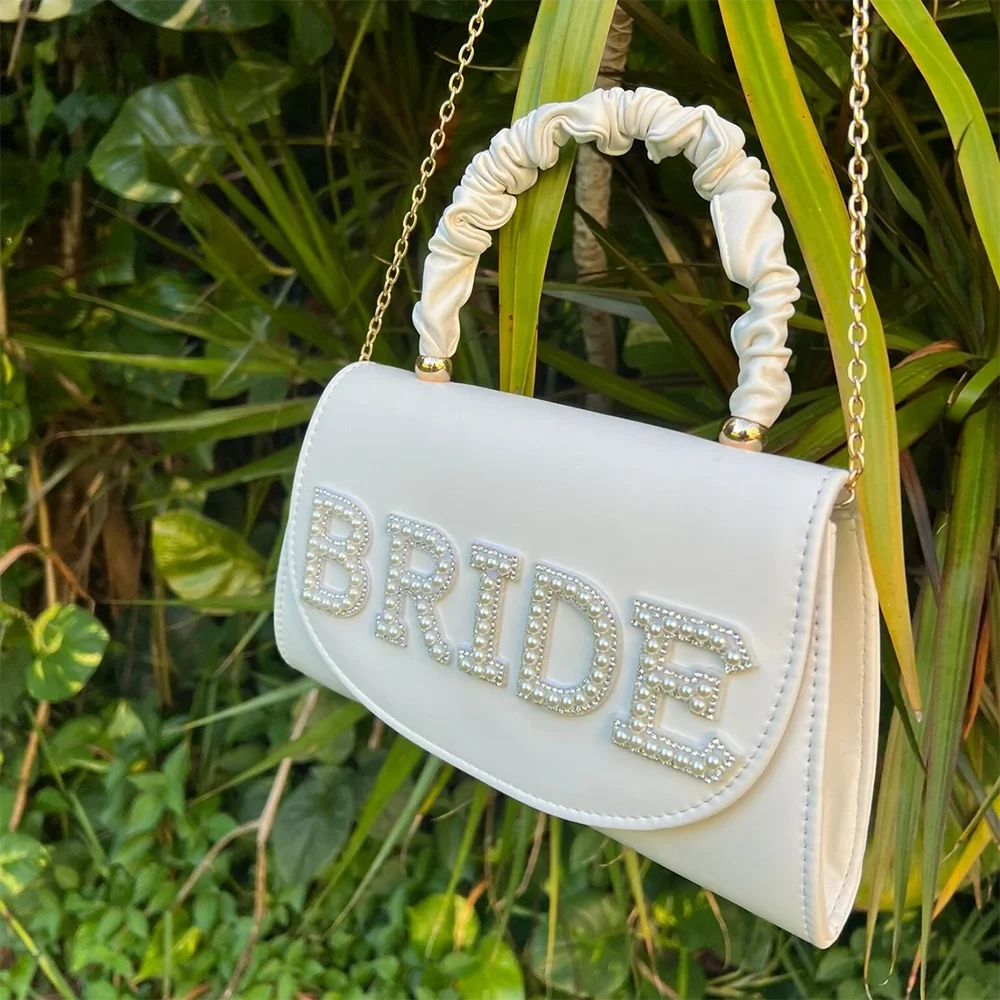 Luxuriöse weiße Braut-Perlen-Umschlagtasche „Bride to be“ – Geschenke für die Brautparty, Brautclutch, Brautjungferngeschenk, Foto-Requisiten für den Hochzeitstag – Detail 2