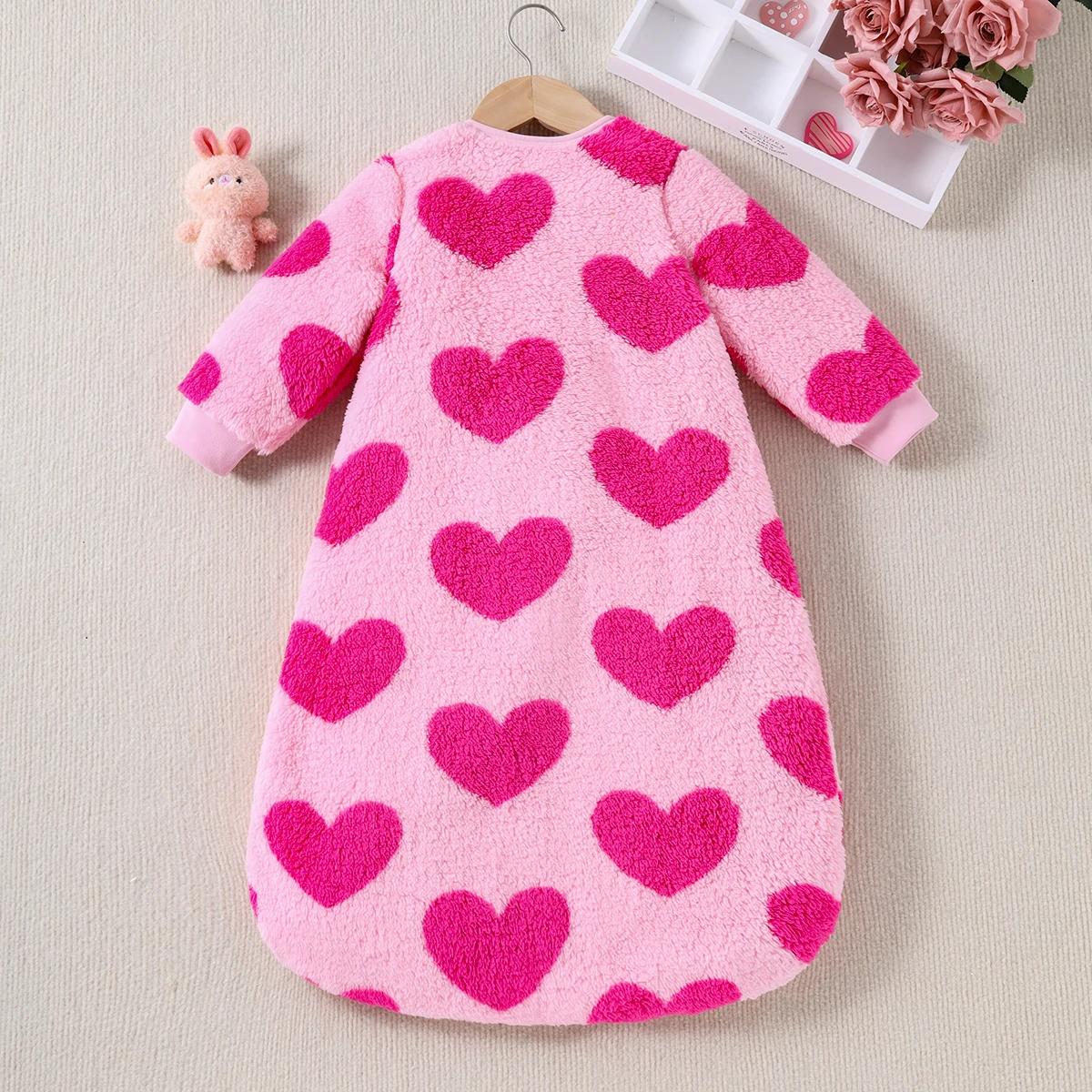 حقيبة نوم بأكمام طويلة وسحاب مطبوع عشوائي على شكل قلب، صوف رقيق، موسم الخريف والشتاء، لطيف وغير رسمي