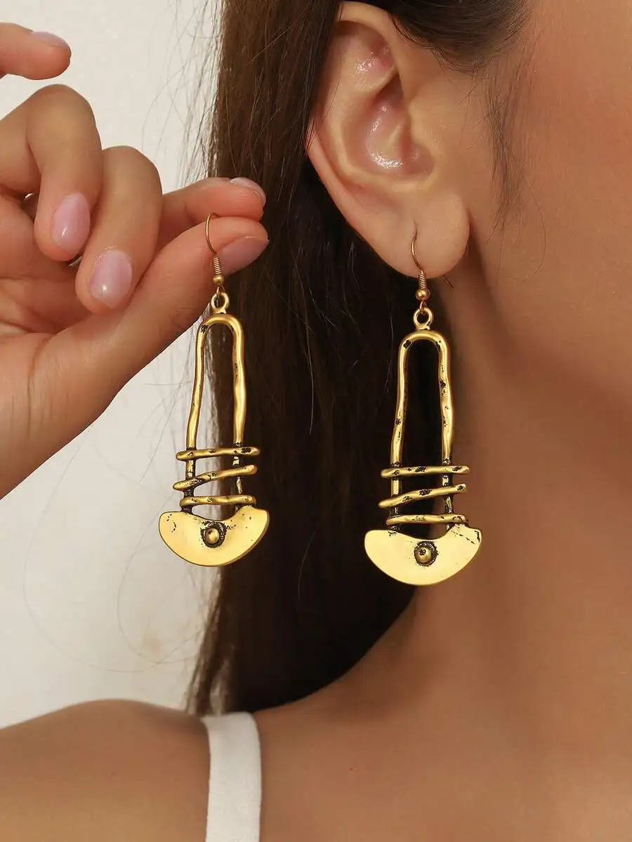 

Retro Bohemian Distressed Fanned Drop Earrings For Women Holiday Wear