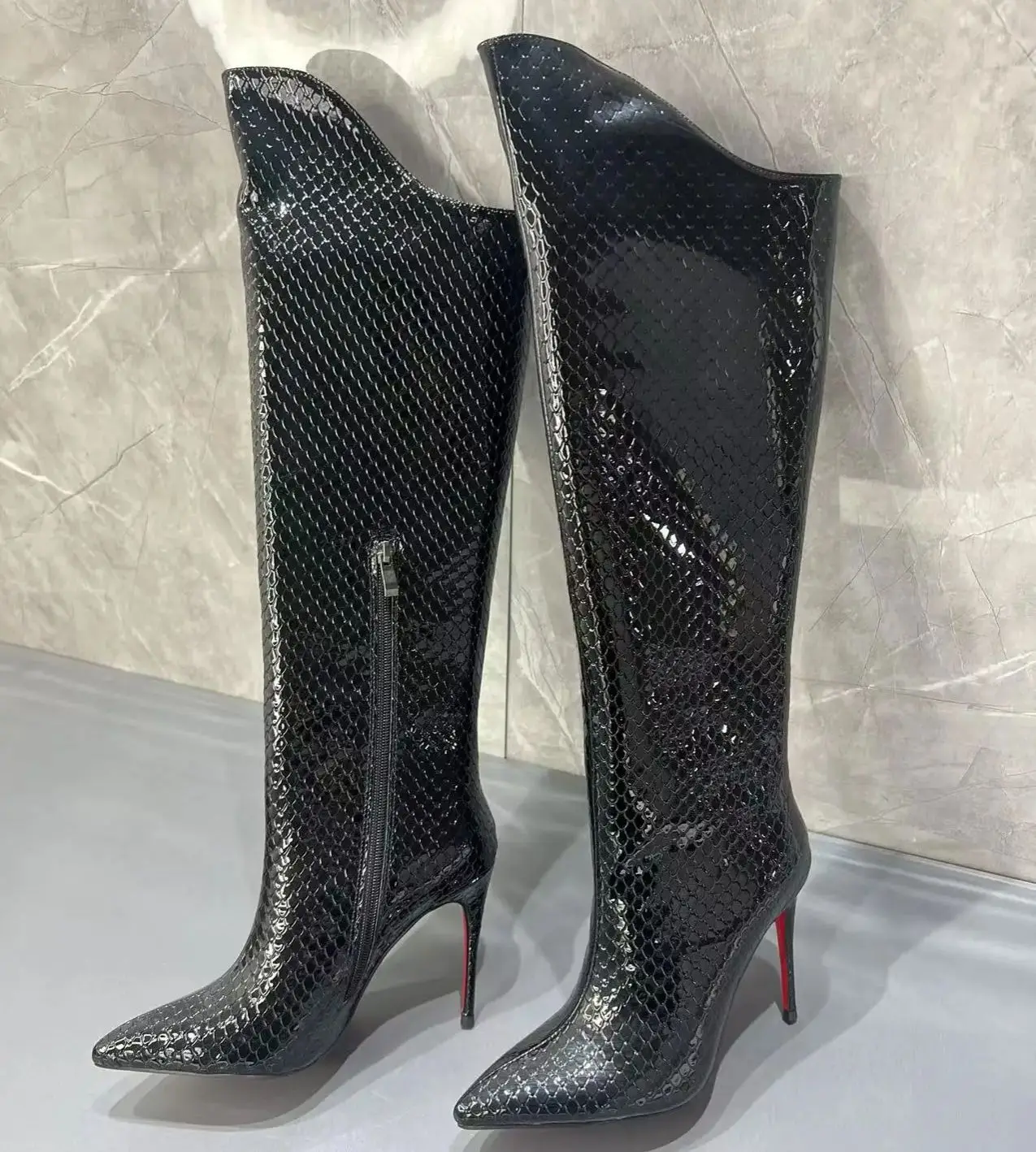 

Black Patent Snake Shape Leather Long Boots For Women Red Sole Pointed Toe High-Top Botas Largas De Mujer Thin High Heels Mature