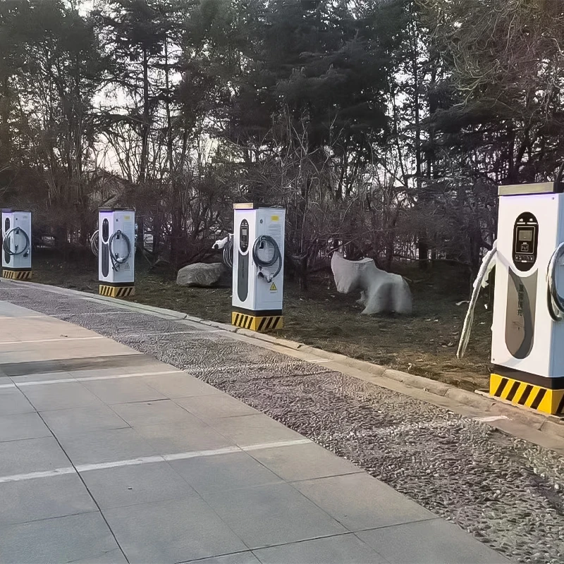 เครื่องชาร์จรถยนต์ไฟฟ้ากระแสตรงแบบพกพา 60kW พร้อมรถเข็นและช่องรับพลังงานแสงอาทิตย์ รองรับ 380V/480V กันน้ำ IP67