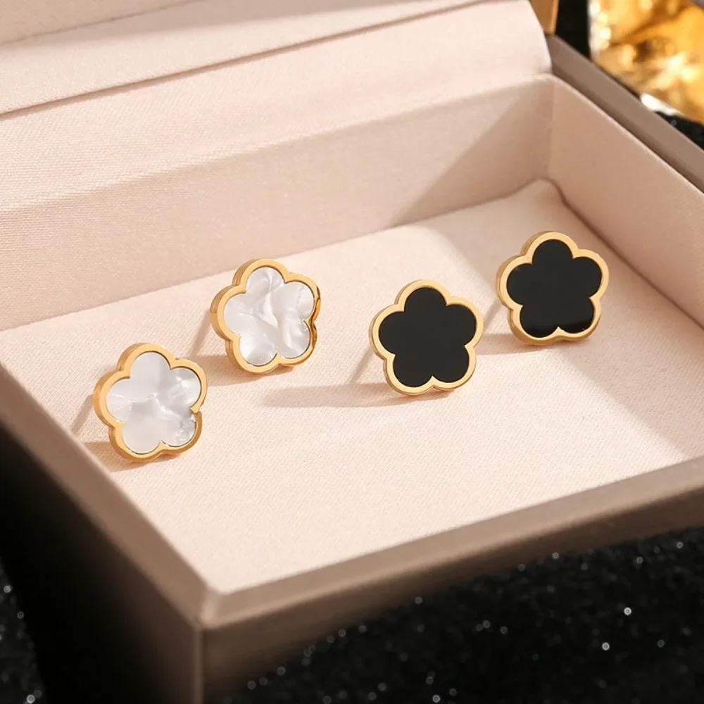 Stainless Steel Charm Black-whita Five Leaf Flower Stud Earrings for Women Claccic Simple Korea Earring Jewelry Gift Colorfast