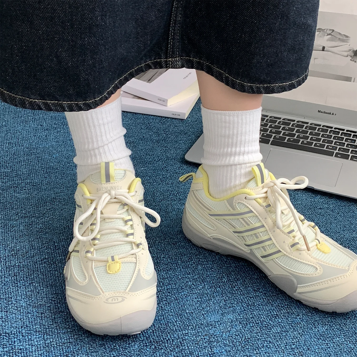2026 Summer New Breathable Mesh Trainer Shoes Women Thick Sole White Casual Sneakers, Versatile Trendy Platform Shoes Daily - view 2