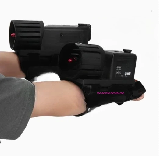 Light And Small Fly…