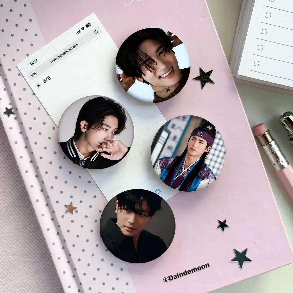 Actor Park Hyung Sik Round Badge Creative Brooch Clothing Backpack Accessories Lapel Pin