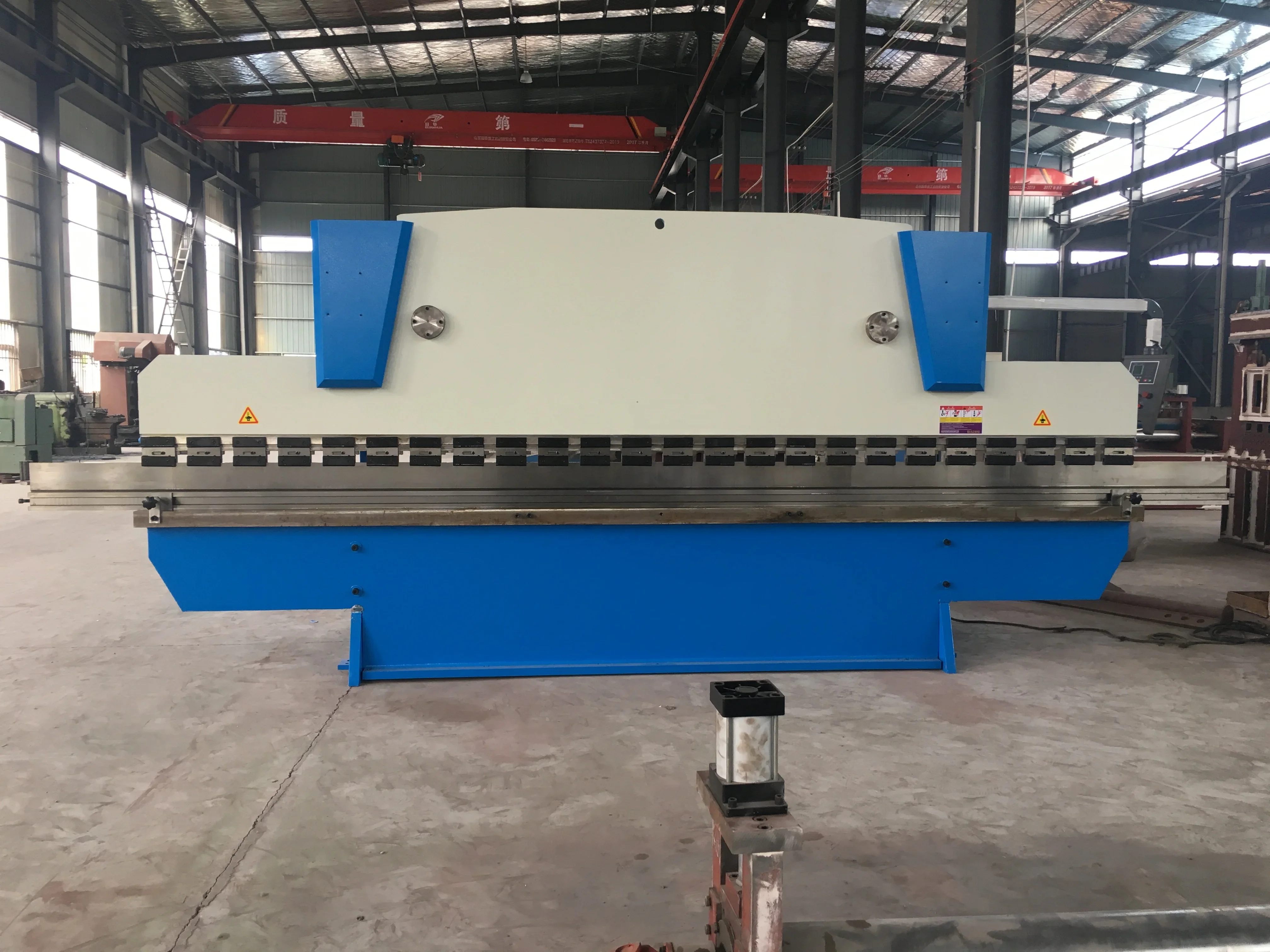 Hydraulic Sheet Metal Cutting and Bending Machine With E21