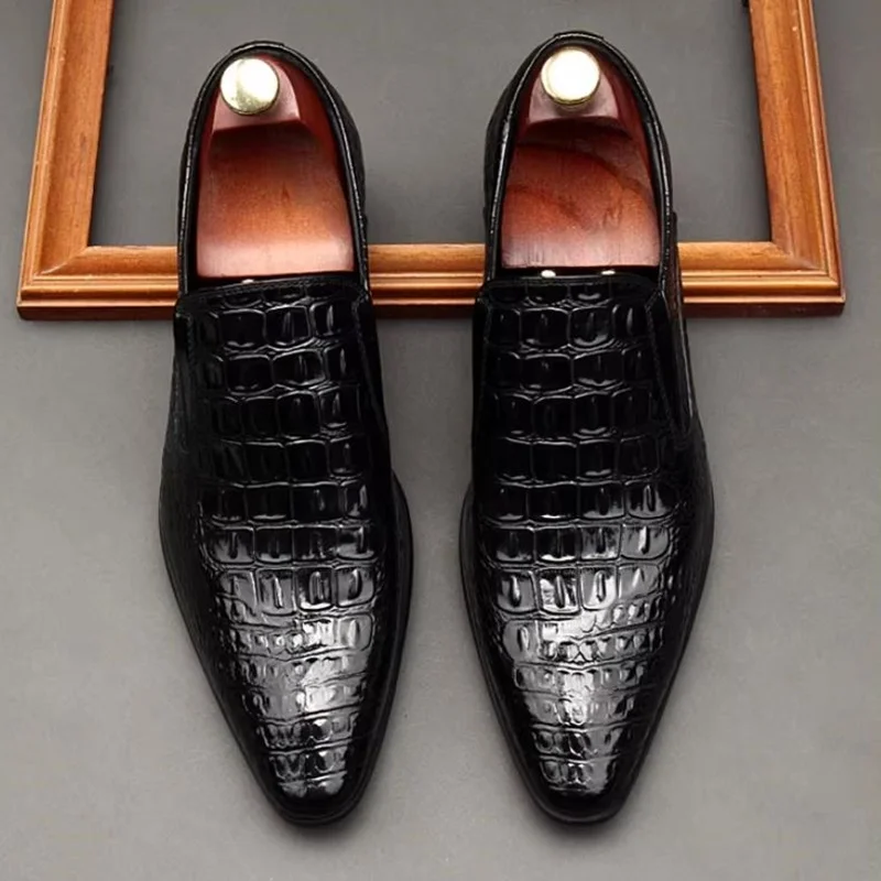 Crocodile Pattern Embossed Leather Shoes For Men Fashion Pointed Toe Slip-on Shiny Leather Loafers Man Business Casual Shoes