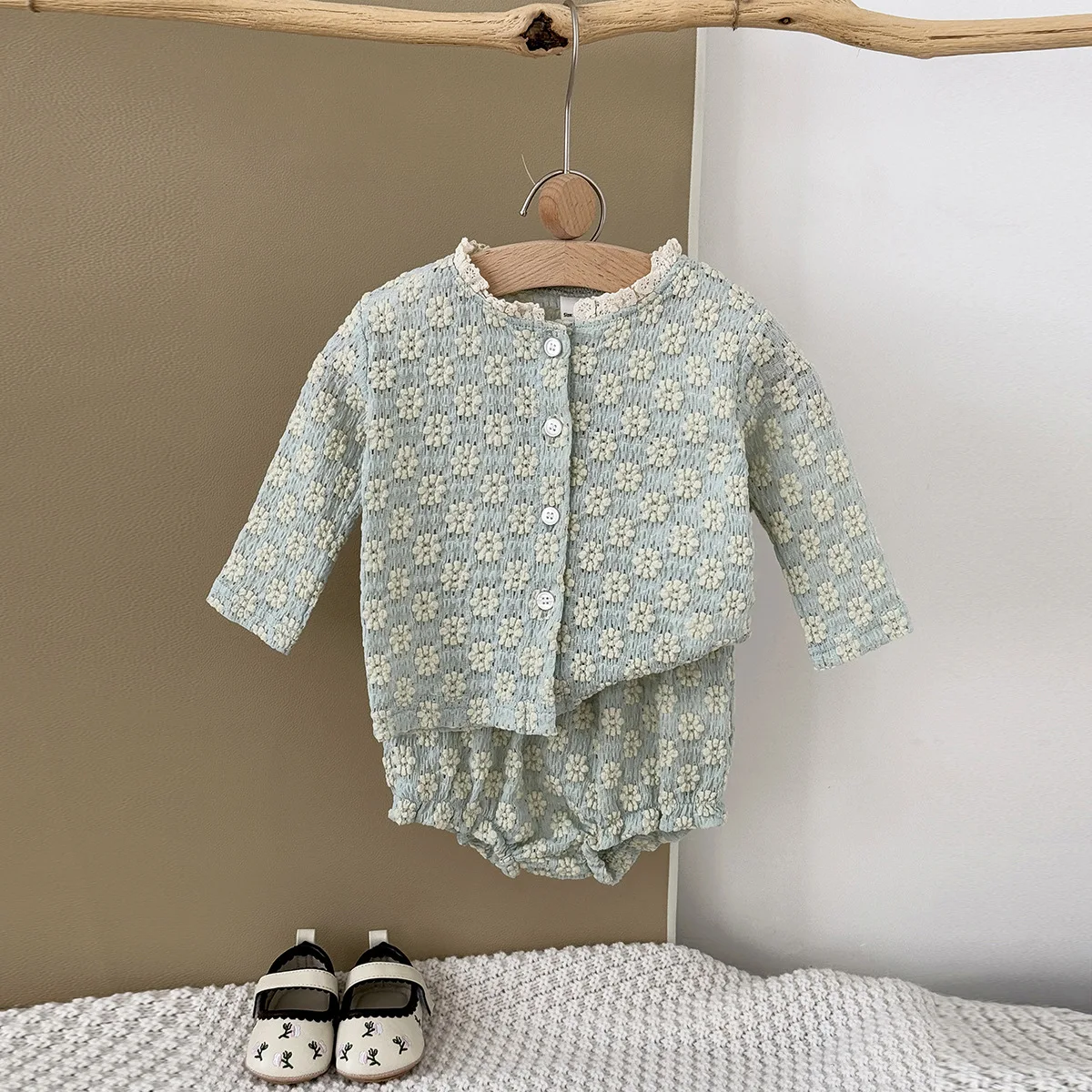 2026 Girls Summer Coat Stylish Hollow Out Vintage Long Sleeve Cardigan Baby Floral Two Piece Set Versatile Trendy Coat