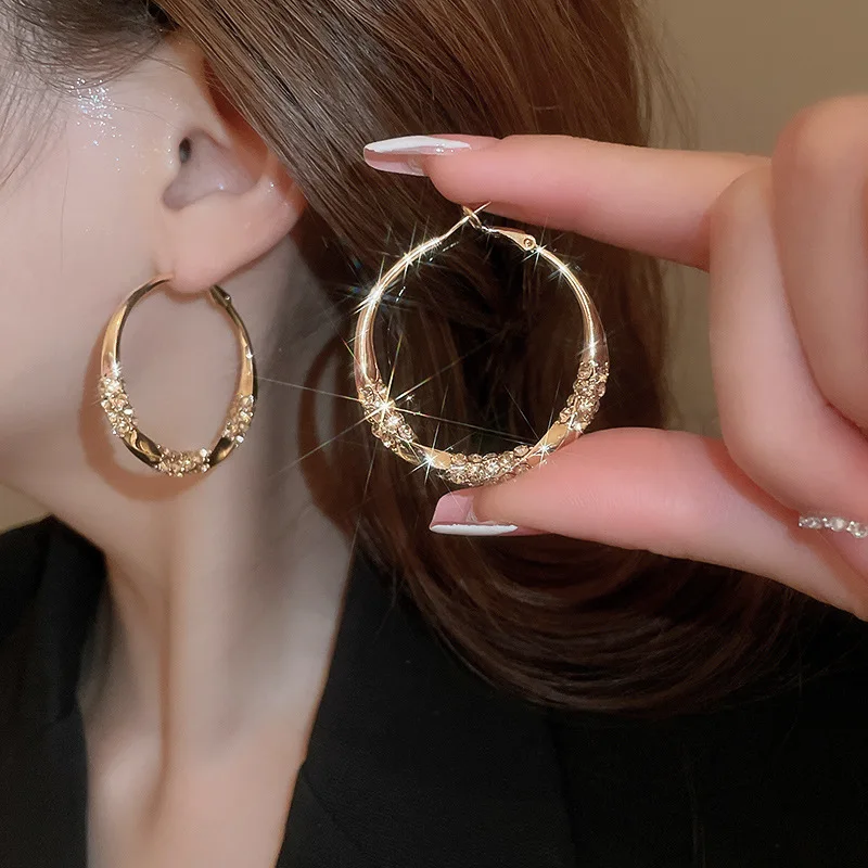 Luxury Exquisite Inlaid Sparkling Cubic Zirconia Hoop Earrings for Women Noble Romantic Engagement Wedding Party Fashion Jewelry