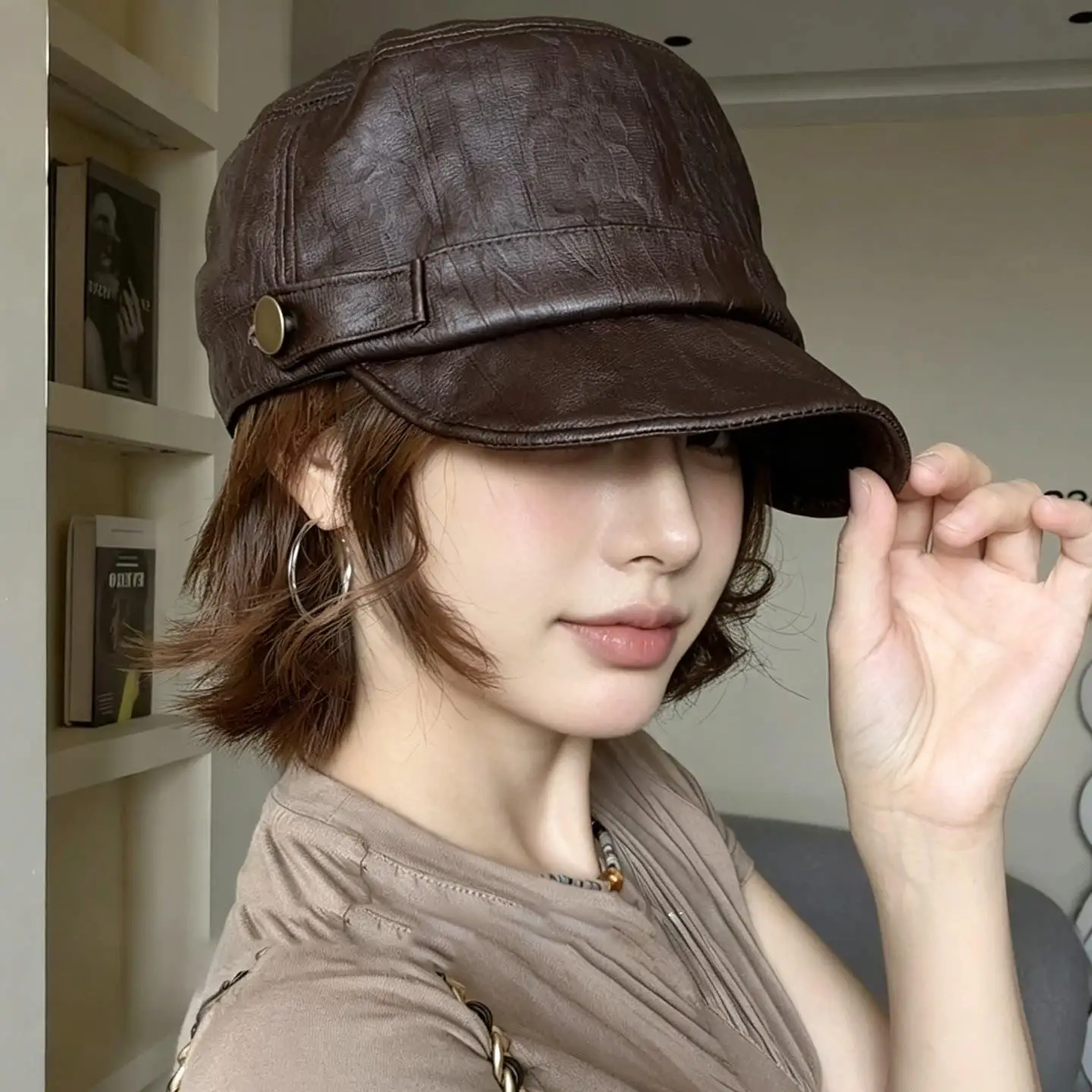 Faux Leather Newsboy Cap Classic Peaked Military‑Style Hat Soft Smooth PU Leather Headwear for Ladies Autumn Winter Daily Outfit
