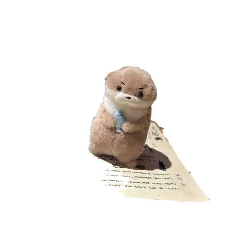 귀여운 수달이 물고기를 잡고 있는 봉제 인형, 창의적인 선물, 백팩 장식, 클로 머신 인형, 부드러운 봉제 동물