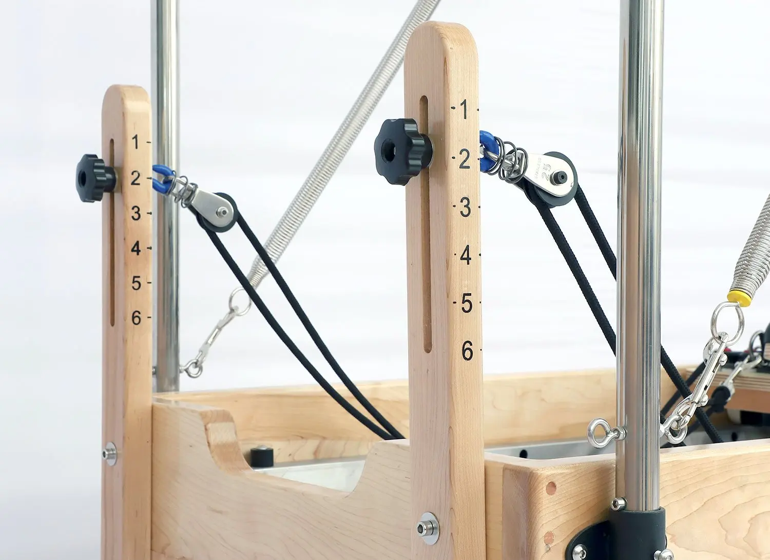 

Portable Durable Maple Wood Pilates Reformers for Gym Yoga Club Wunda Chair Barrel Pilates Studio Use