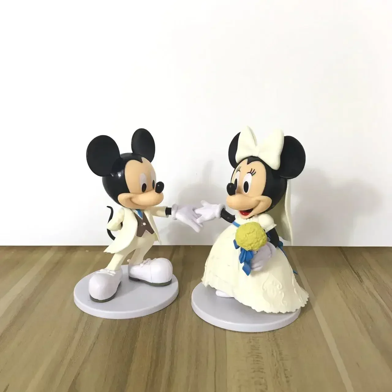 Disney wedding gown and suit Mickey Minnie Mouse figure PVC statue model home decoration wedding ceremony cake Ornaments gift