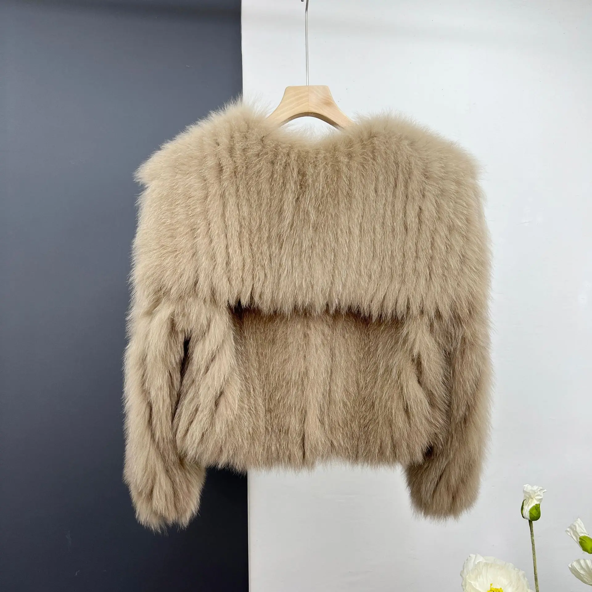 (Fox Beauty) New Fox Fur Car Strip Design Short Navy Collar Fur Coat