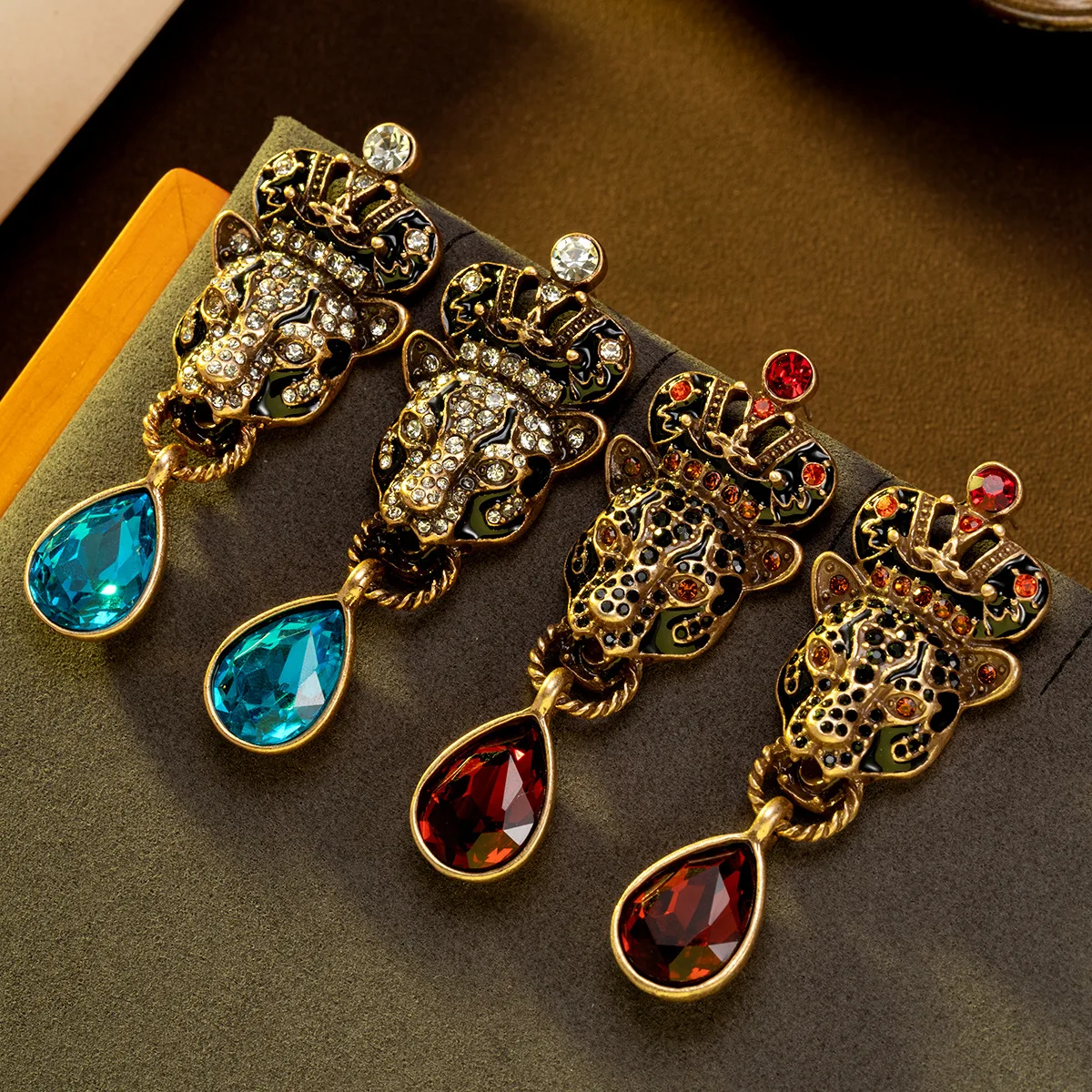 

Винтажные серьги-гвоздики в форме головы леопарда с каплевидными элементами, ретро-стиль, инкрустированные цирконием, средневековые стильные серьги для женщин