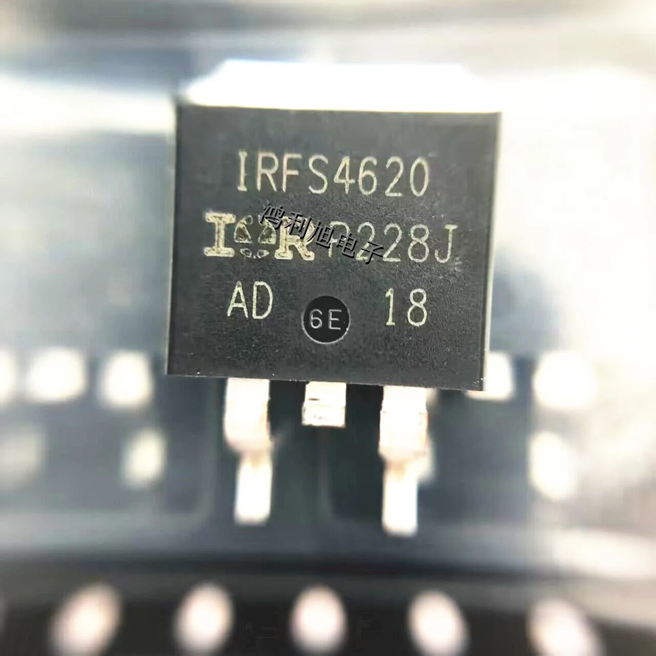 5pcs/Lot IRFS4620TRLPBF TO-263 IRFS4620 N-Channel MOSFET D2PAK-3 200V 24A 78mOhm 25nC Qg Operating Temperature:- 55C -+ 175 C