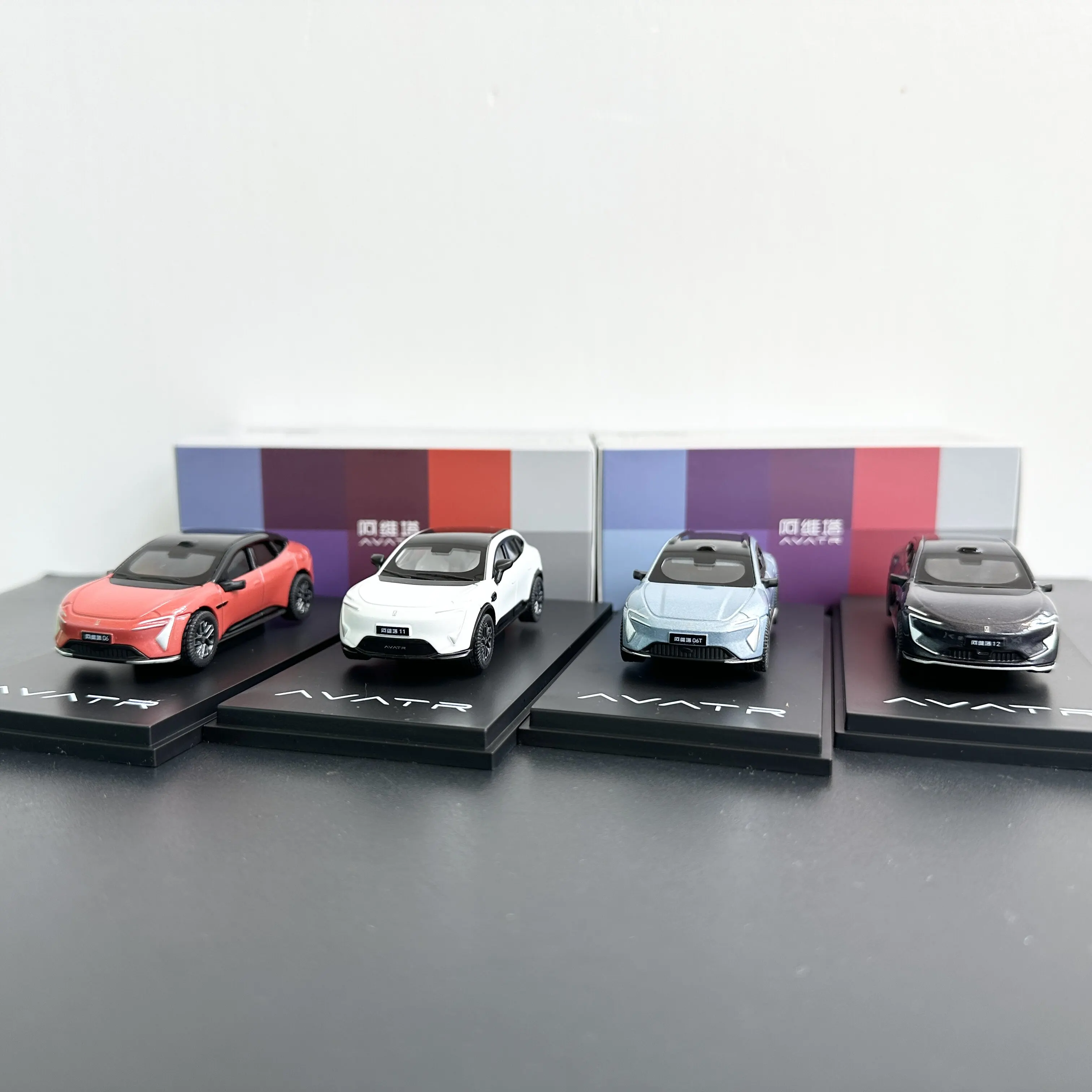 1:64 Avatr‌ 06 06t Avatr‌ 11 Avatr‌ 12 Alloy Car Diecasts & Vehicles Car Model Miniature Scale Model Car For Collection Gift