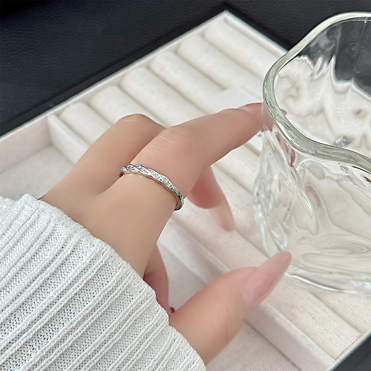 Small Fresh Opening Adjustable Women's Winding Index Finger Ring Plain Ring High-End Light Luxury Ring