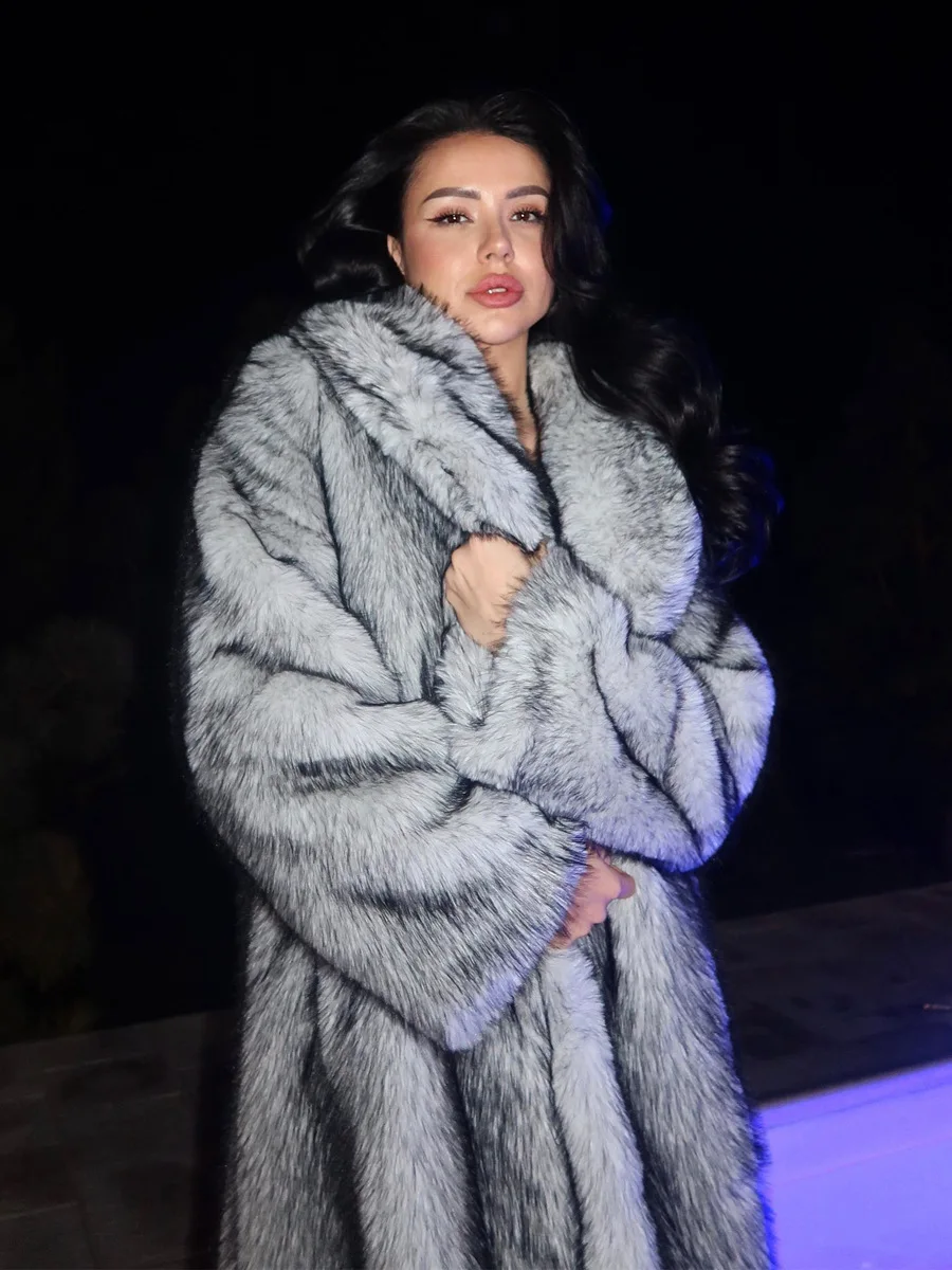 Winter High Quality Fluffy Fox Fur Overcoat Outerwear Women Long Fashion Faux Fur Coat Women Gradient Dyeing Plush Jacket
