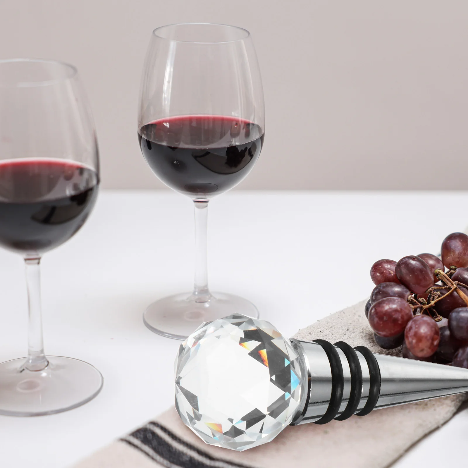 

2pcs Bottle Stopper Sealer Plug Cute Covers High Quality Crystal Alloy Suitable for Wine Cocktail Beer Bottles