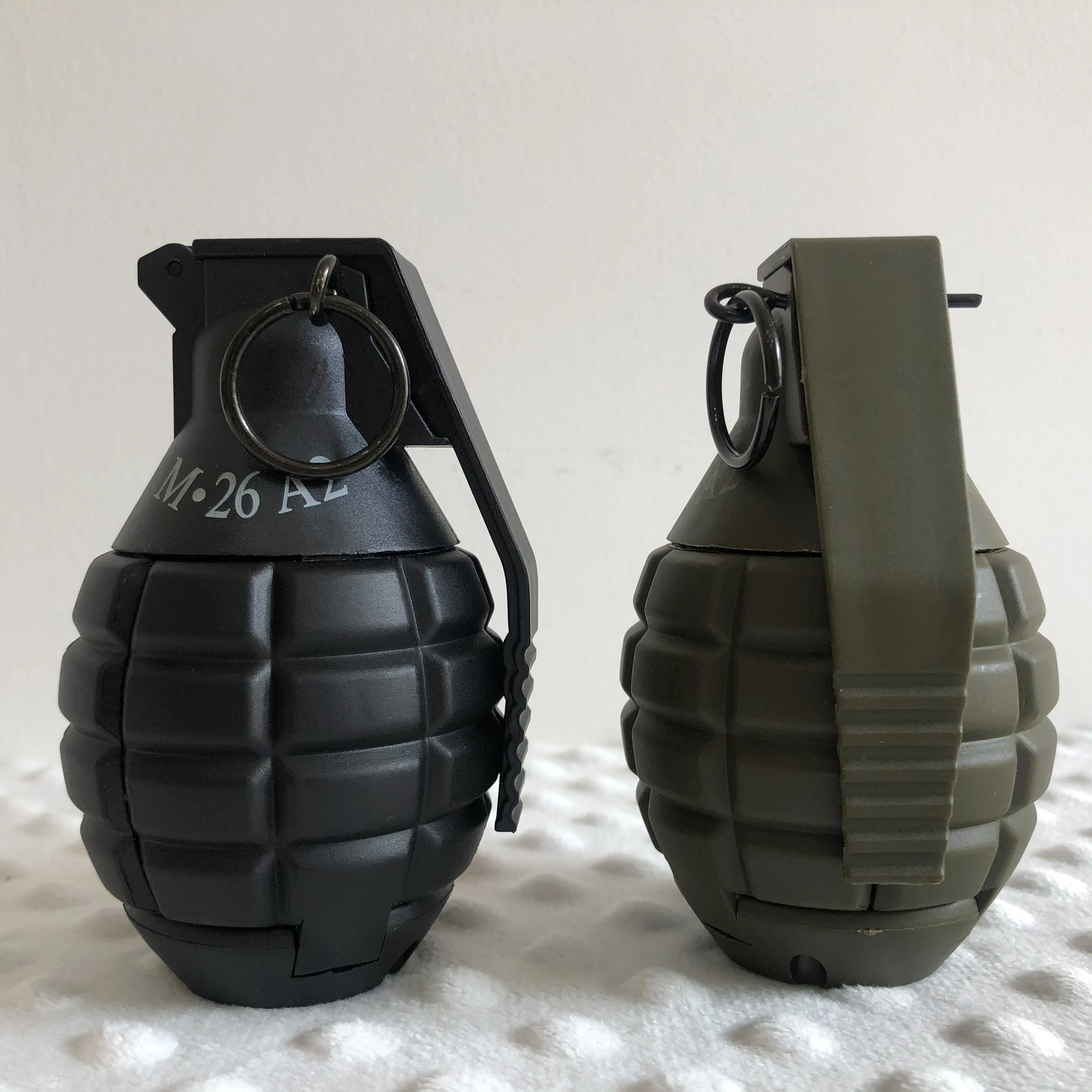 M26 A2 Water Bomb Burst Reuse Eating Chicken Game CS M18 Grenades Smoke Bomb Hand Thrown Explosion Bomb Simulation Children Toy