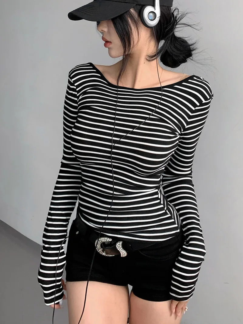 Autumn Niche Design Sense Big Backless Striped Long Sleeved Round Neck T-shirt Women's Screw Thread Slim Casual Top D592