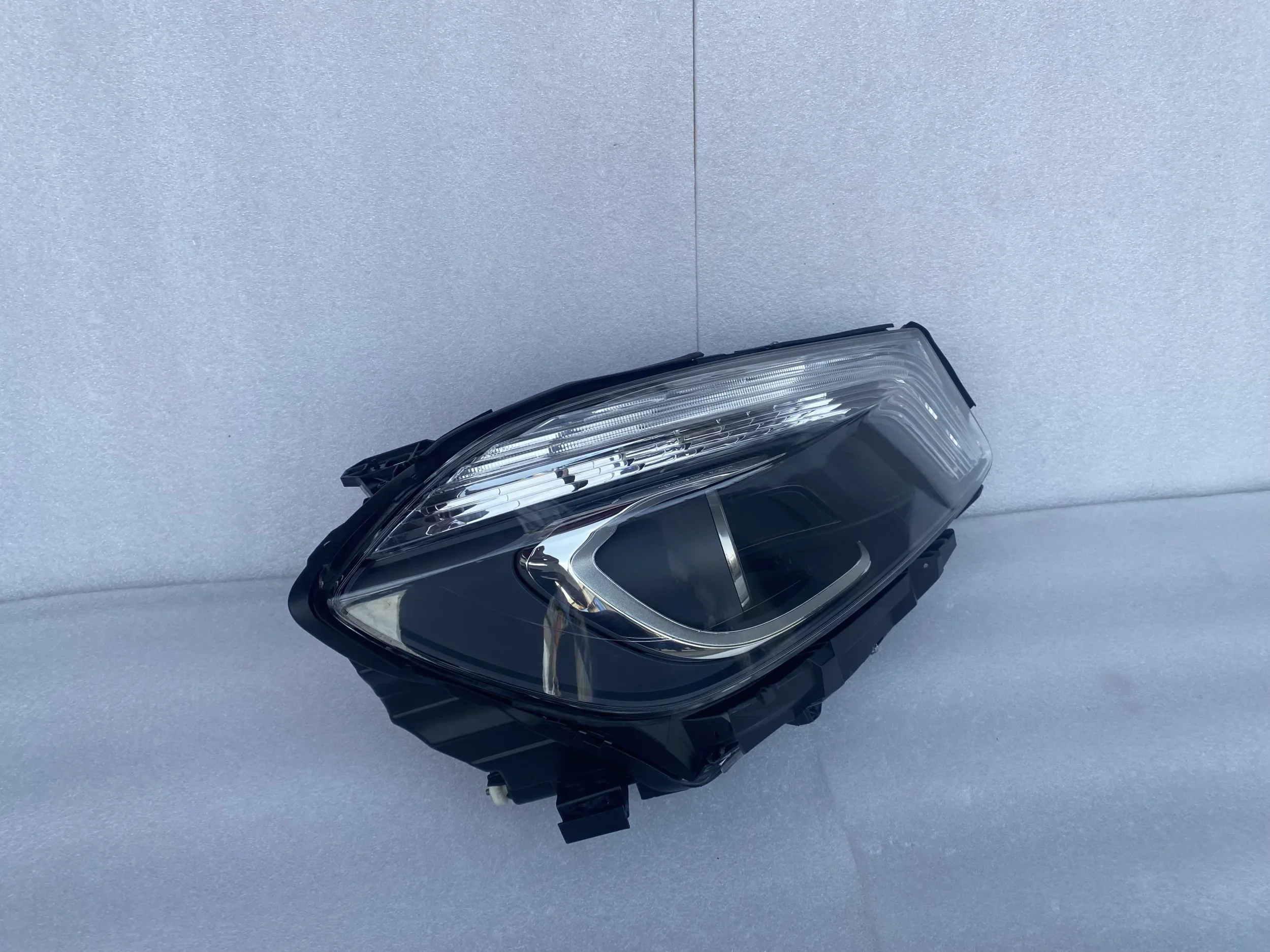 

Lámpara de Hernia de alta calidad para faros delanteros, adecuada para Mercedes Benz Clase A W176, 2013-2015
