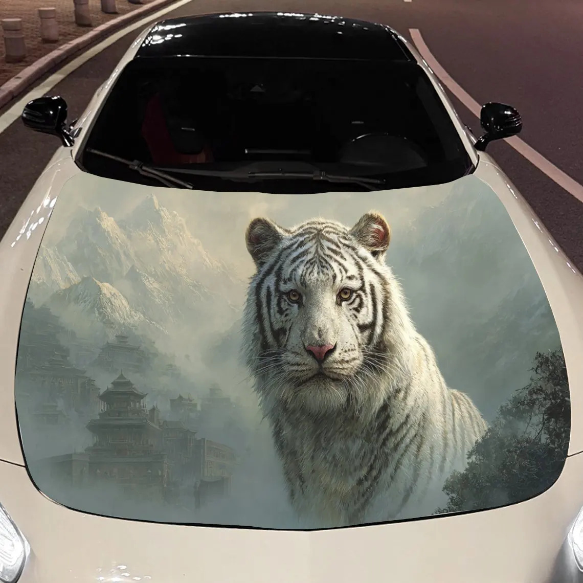 Autocollants de voiture un tigre blanc qui saute une aura mystique et une dignité noble contre un autocollant de capot de voiture d'arrière-plan scénique et traditionnel, Waterp