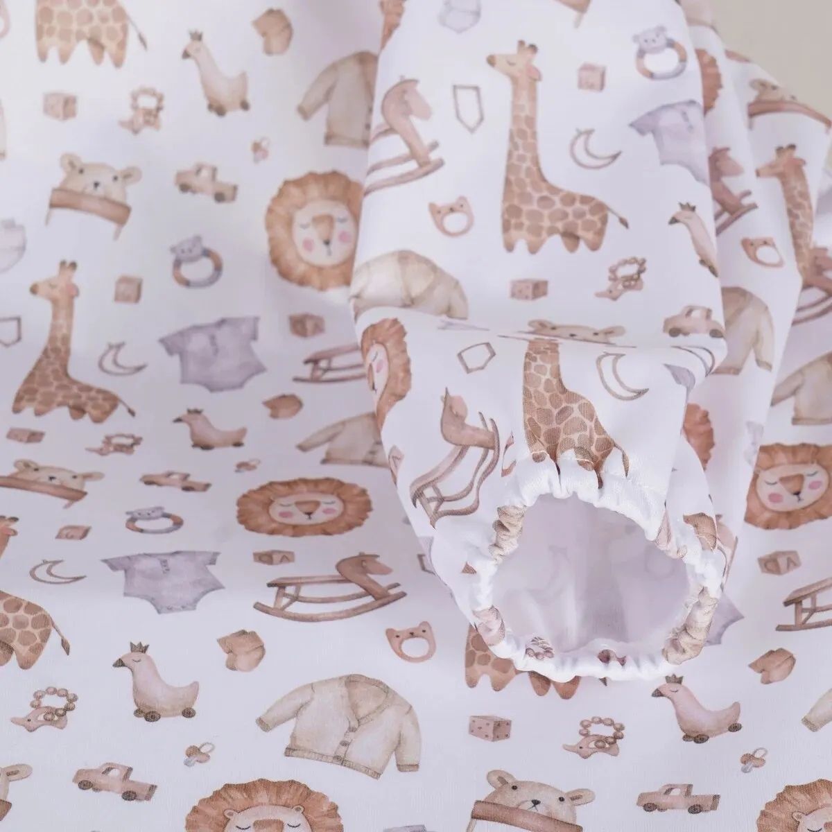 Coverall Baby Feeding Bibs, Weaning Bib, Easy to Clean Baby Bibs for Eating, Adjustable High Chair Catch All