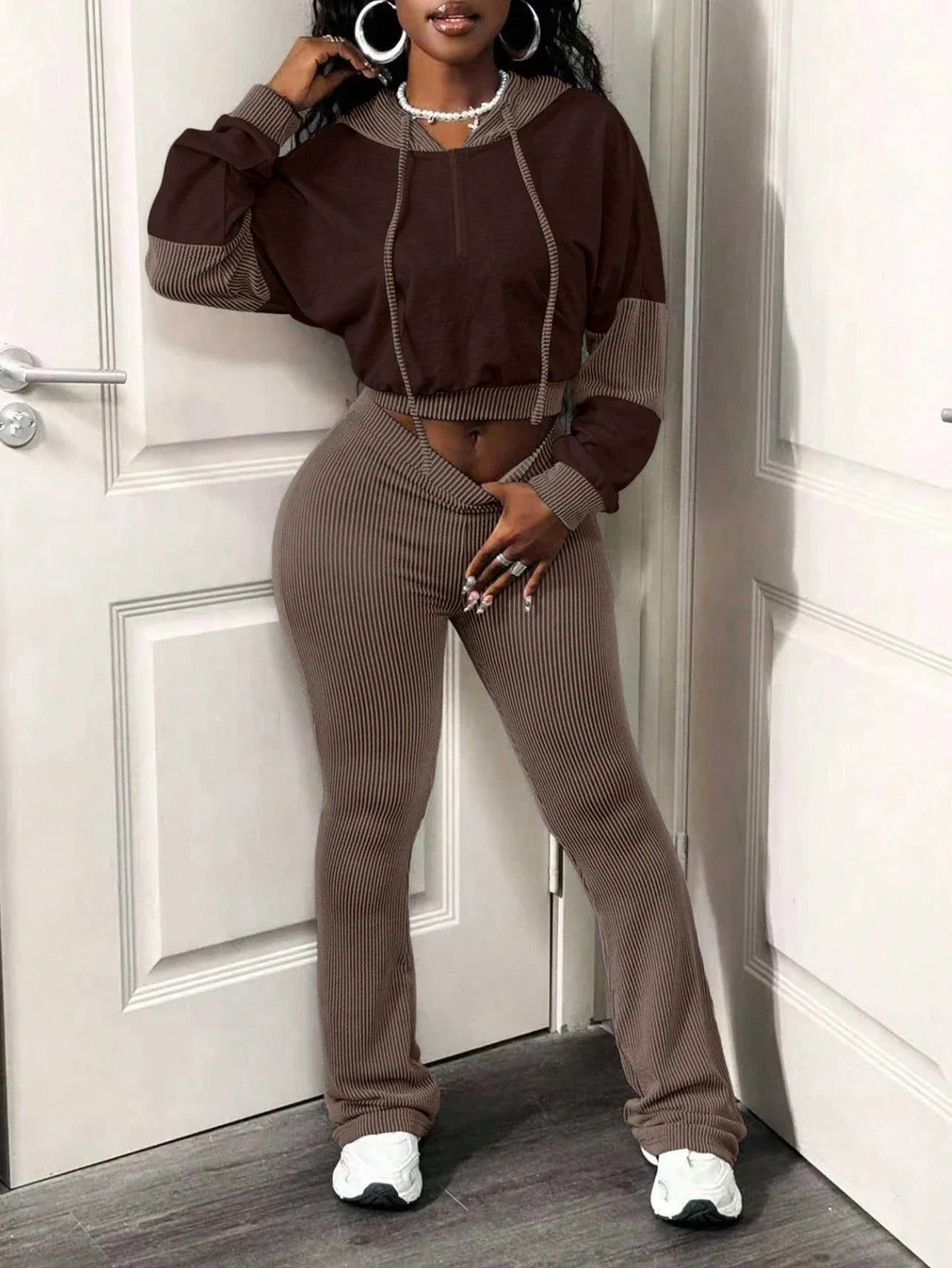 

Женский комплект из 2 предметов: топ с капюшоном и длинными рукавами в стиле колорблок и однотонные ребристые брюки, повседневный зимний наряд