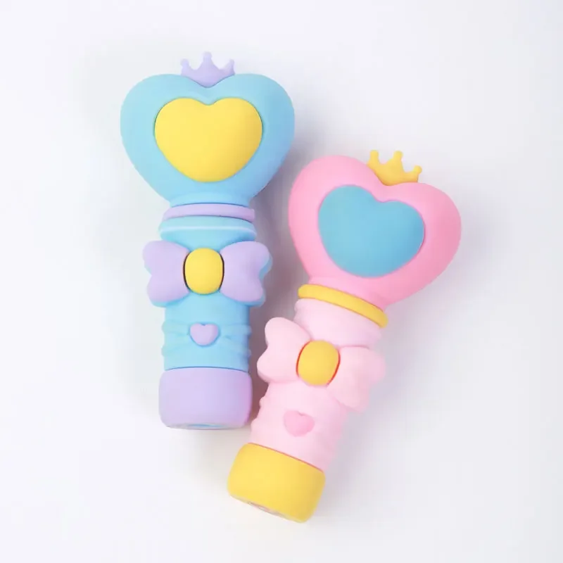 1 Portable Refillable Spray Bottle Heart-Shaped Wand Sprayer Mini Makeup Hydrating Spray Cute Travel Essential Dispensing Bottle