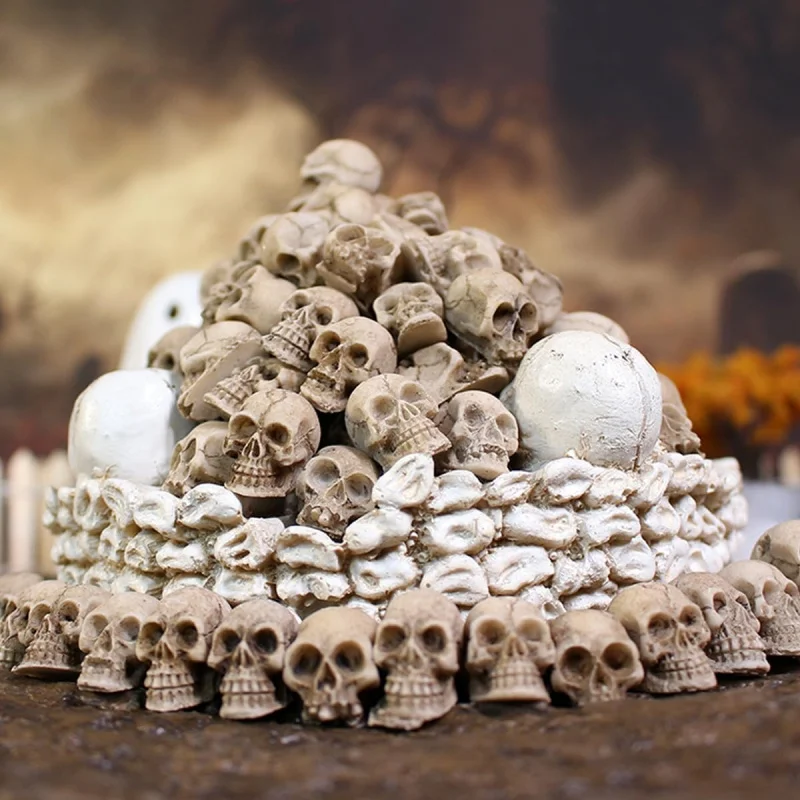 Mini Halloween Skull & Pumpkin Ornaments, Tiny Skeleton Head Miniature Figurines, Spooky Horror Scene Decor Props for Haunted