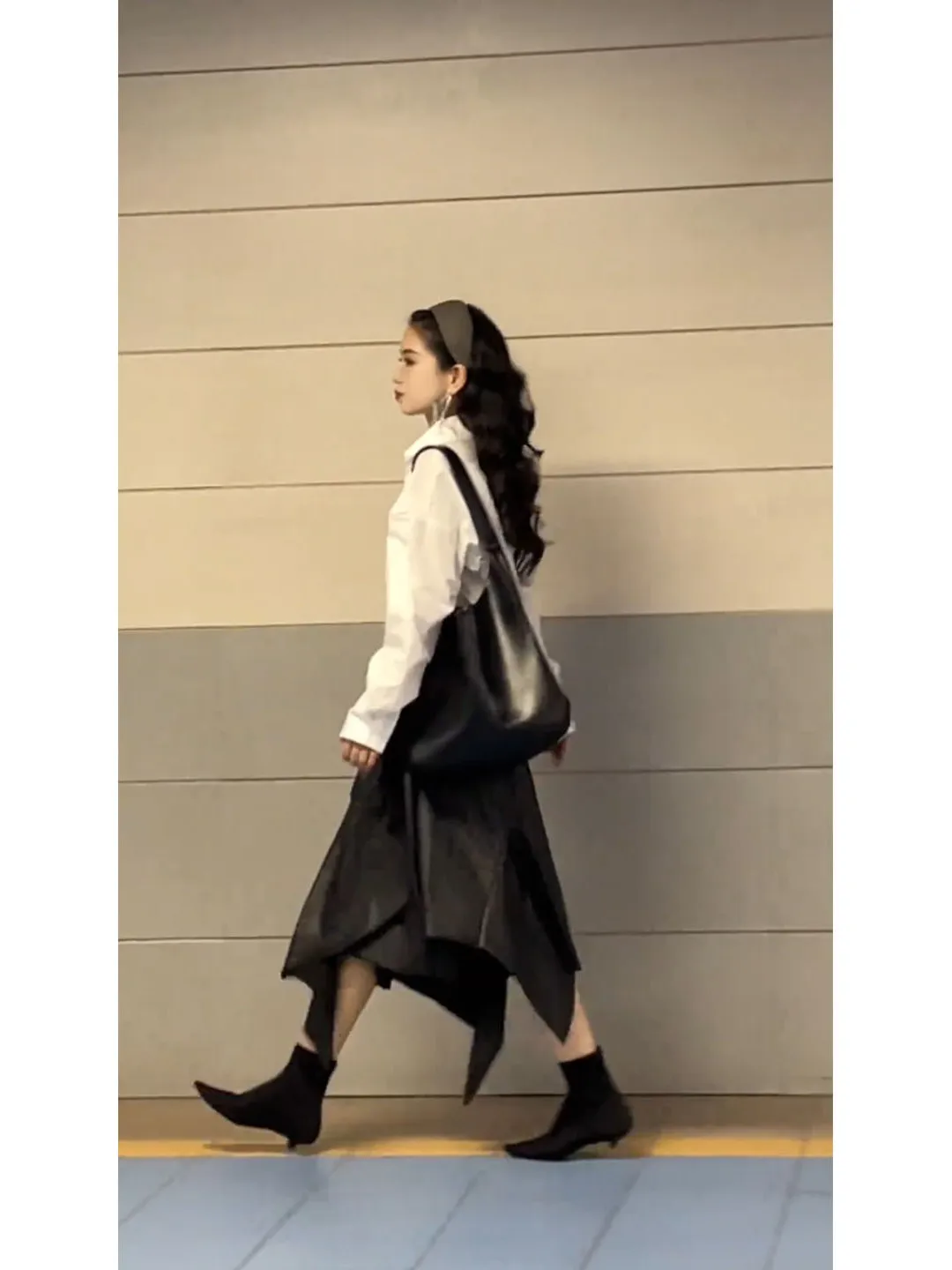 

Fashionable Korean Style Women's Suit Set White Shirt Asymmetrical Skirt Early Autumn New Arrival Maturity Sensation