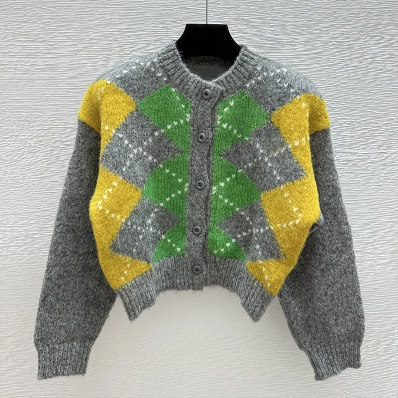 

Высококачественный разноцветный клетчатый женский свитер в стиле пэчворк с круглым вырезом и однорядным воротником-кардиганом 25916136.