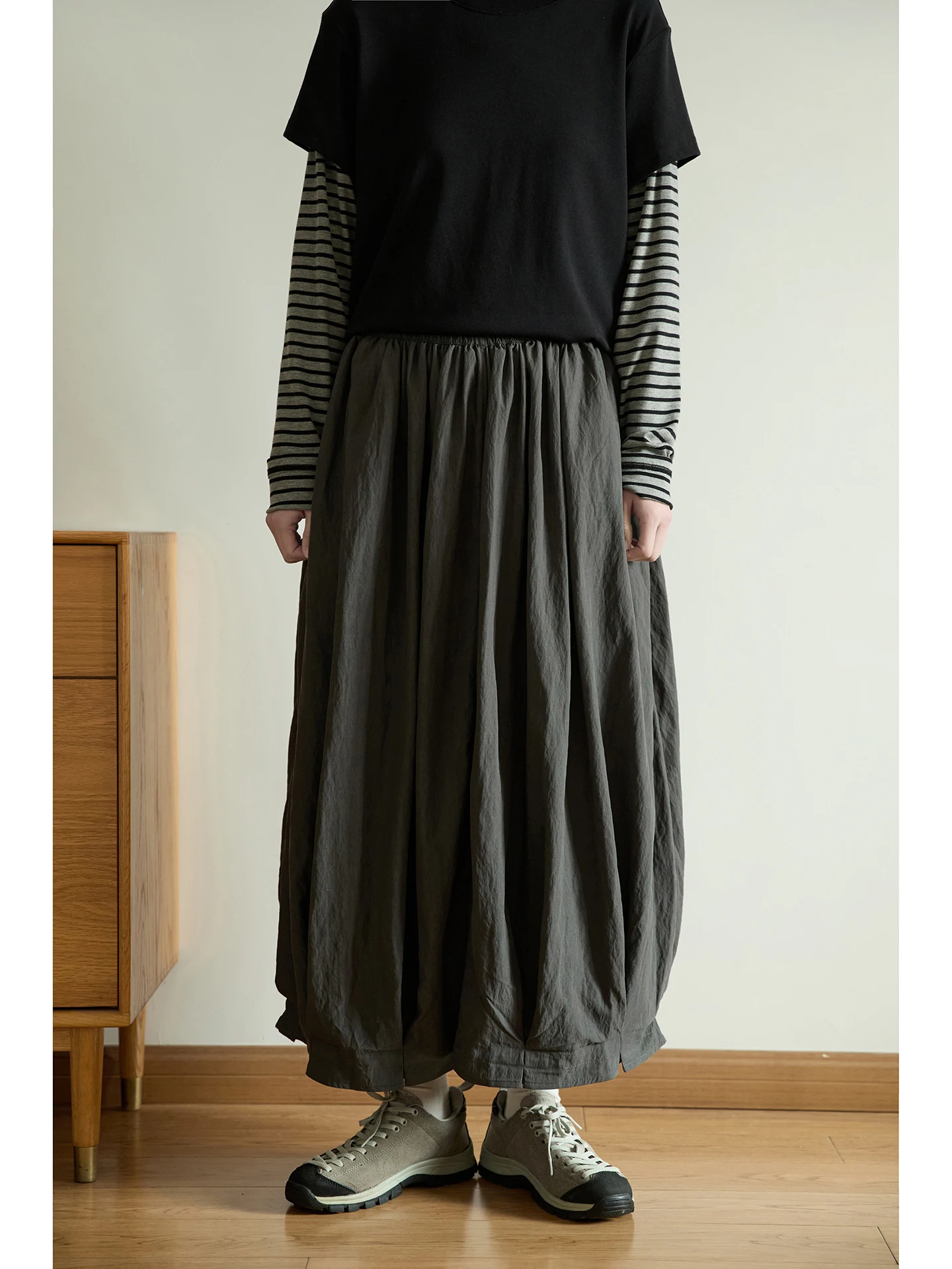

Pure Color Elastic Waist Midi Skirt Spring Summer Bloomer Style Slimming Half-length Skirt by Qian Bai Mountain Series