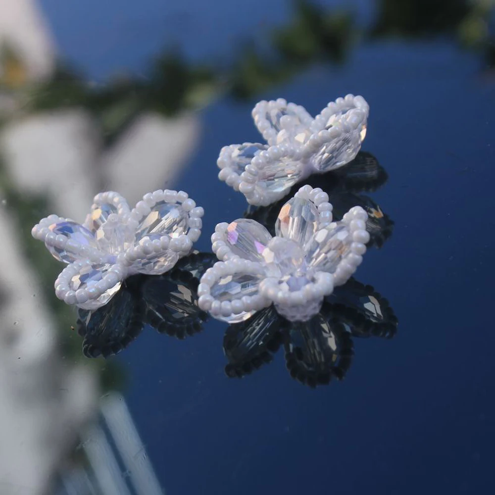 1 Piece 3.3 cm White Beaded Flower Sew on Patch for Clothing Bag DIY Decoration Applique Accessories