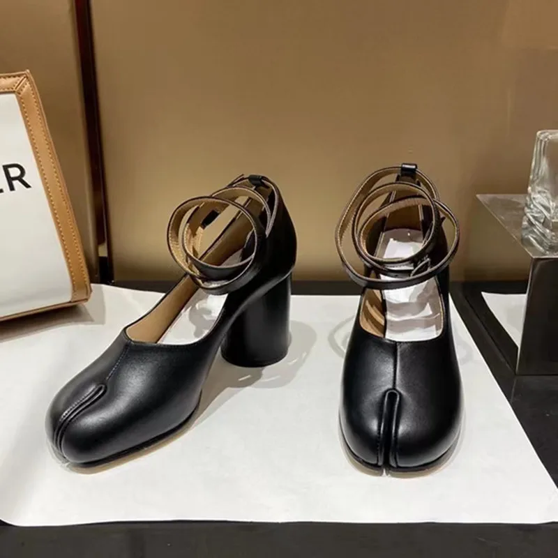 

Split-Toe Soft Leather Pig's Trotters Pumps French Retro Thick-Heeled Elastic Design Horseshoe High Heels Single Women Shoes