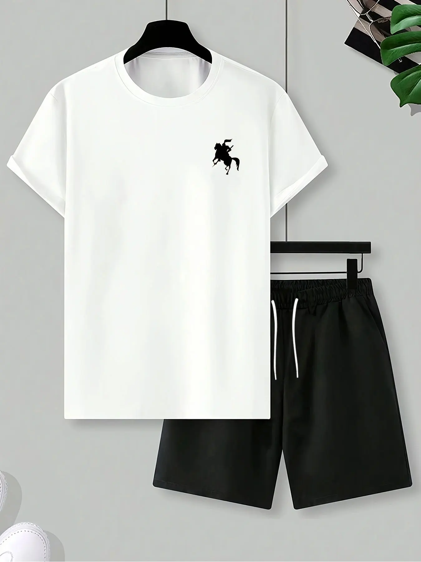 

TrendysummerПовседневный черный сетчатый спортивный костюм с короткими рукавами, быстросохнущие дышащие шортыМужская модная одежда для физических тренировок