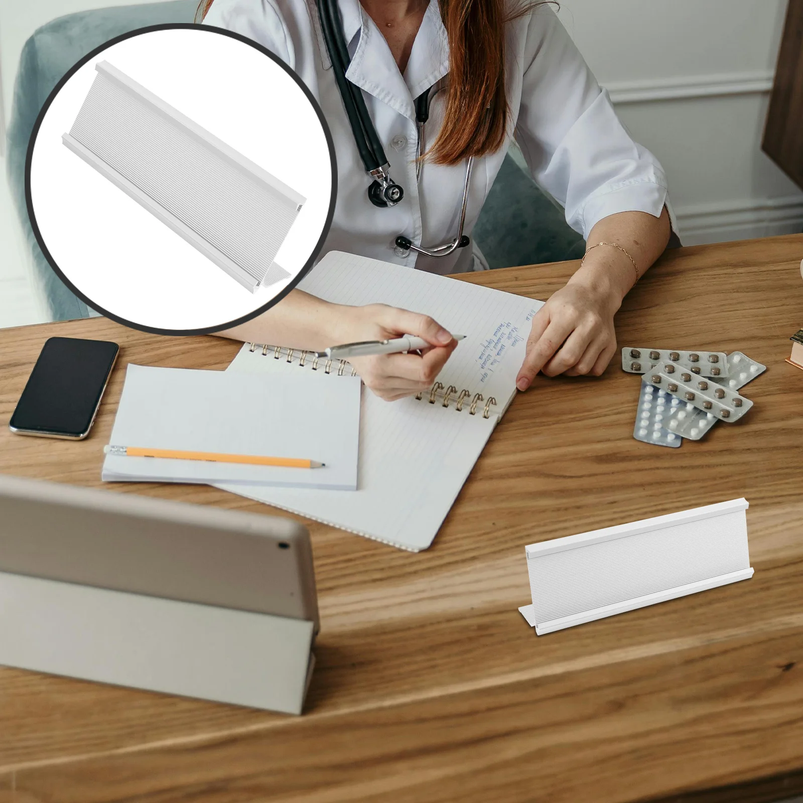 

Aluminium Alloy Business Card Stand Compact Desktop Holder Sturdy Metal Cards Organizer Office Business Card Display