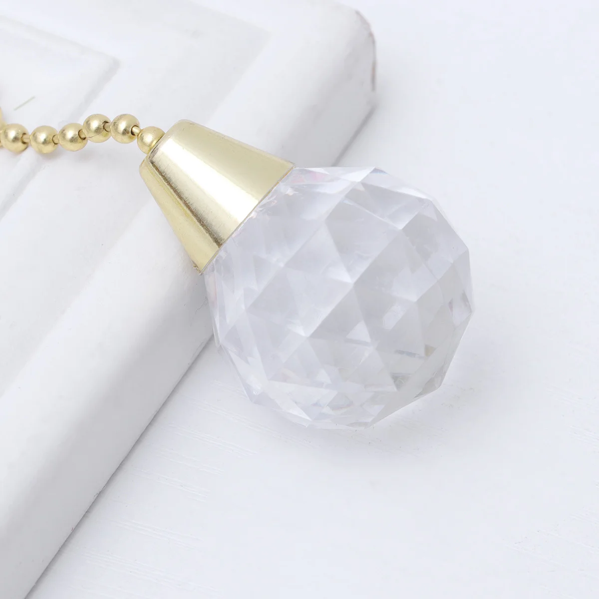 

Stylish Chandelier Pendant Diamond-Shaped Golden Chain Elegant Shiny Sunlight Home Decoration Wedding Festival