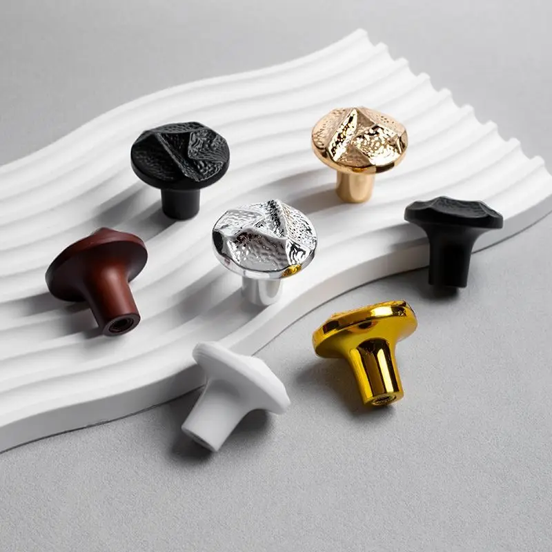 มือจับตู้แบบค้อนพลาสติก รูเดียว ลายนูน สำหรับตู้เสื้อผ้า ลิ้นชัก ตู้ ประตูเฟอร์นิเจอร์ ขนาดเส้นผ่านศูนย์กลาง 32 มม.